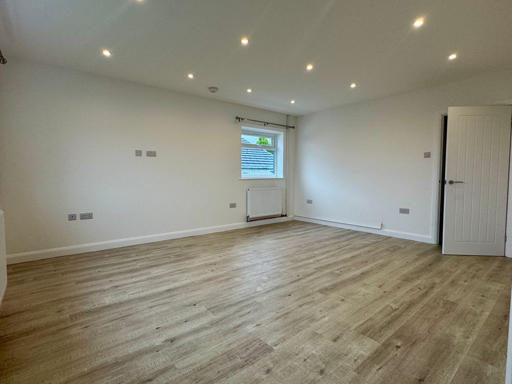 Additional image 3 of 3 bed bungalow to rentMaes Dolau, Carmarthen SA32