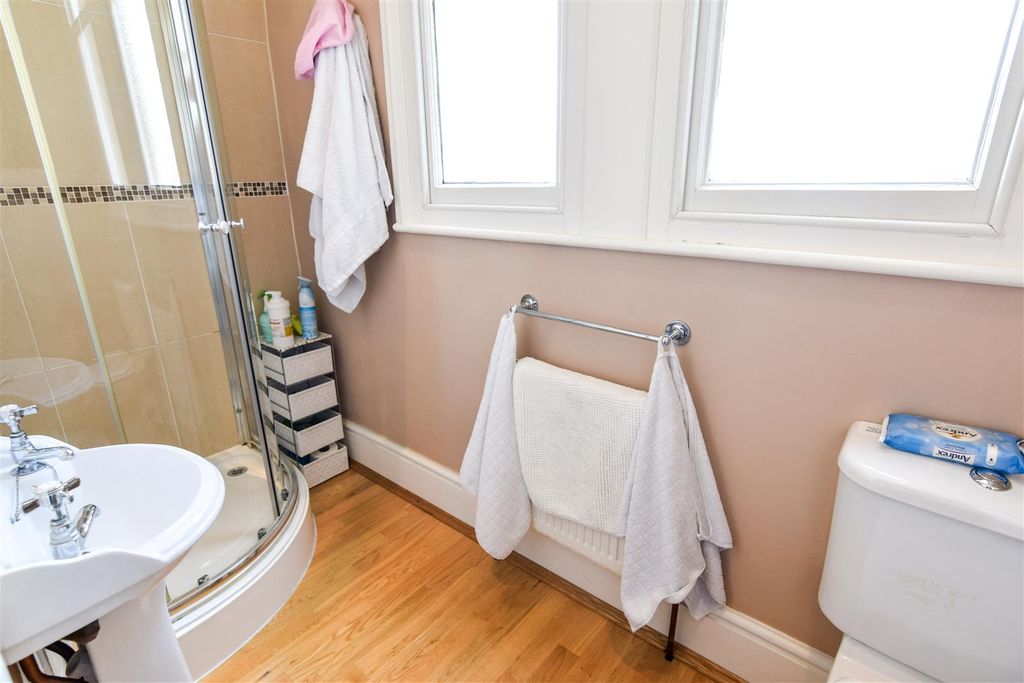 Additional image 14 of 6 bed semi-detached house to rentWarwick Place, Leamington Spa CV32