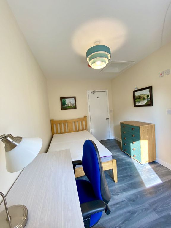 5 bed shared accommodation to rentMayfield Road, Southampton SO17 photo 3