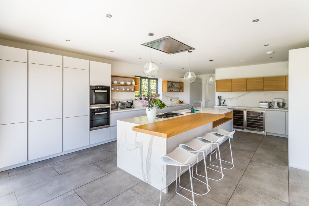 Additional image 4 of 5 bed detached house to rentPlumtree Cross Lane, Barns Green, Horsham RH13