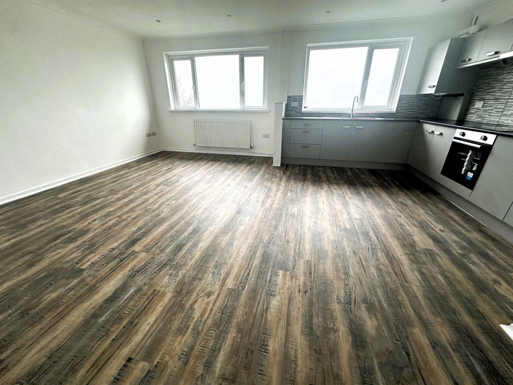 Additional image 2 of 2 bed flat to rentThe Circle, Manor Rd, Blackwood NP12