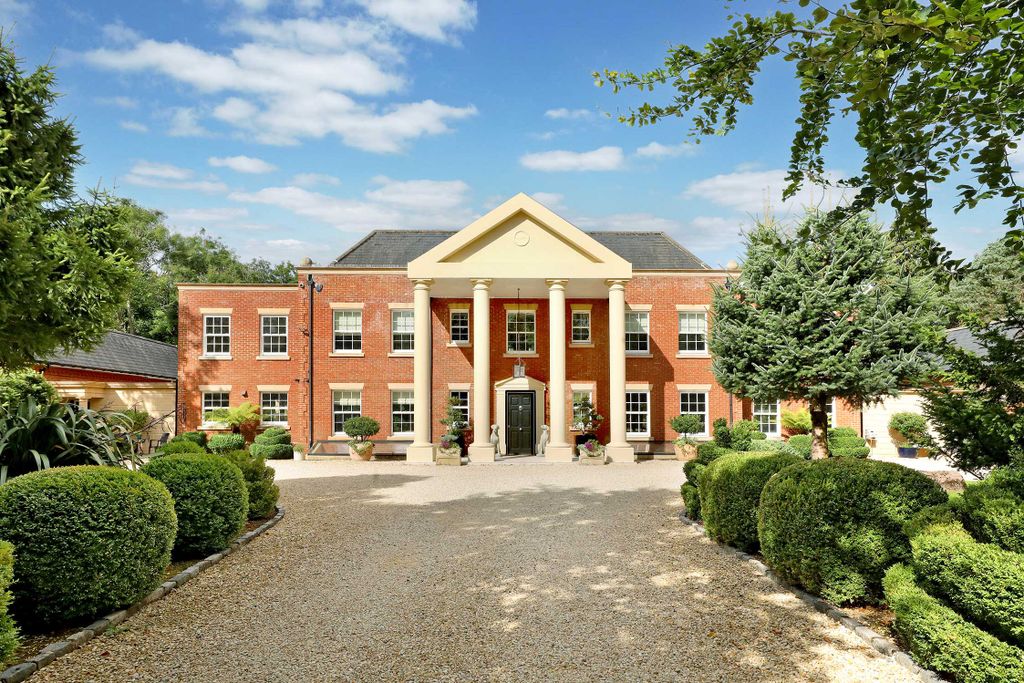 Additional image 2 of 9 bed detached house to rentSlade Oak Lane, Gerrards Cross SL9