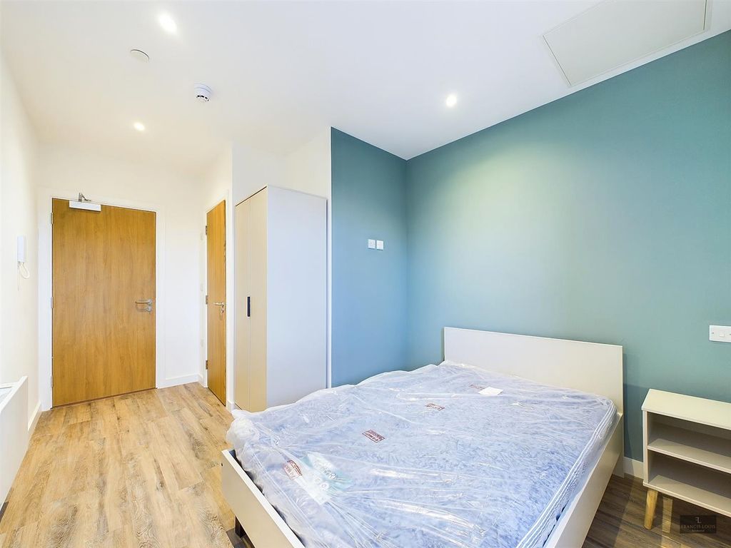 Additional image 6 of 4 bed shared accommodation to rentFlat 11, New North Road, Exeter EX4