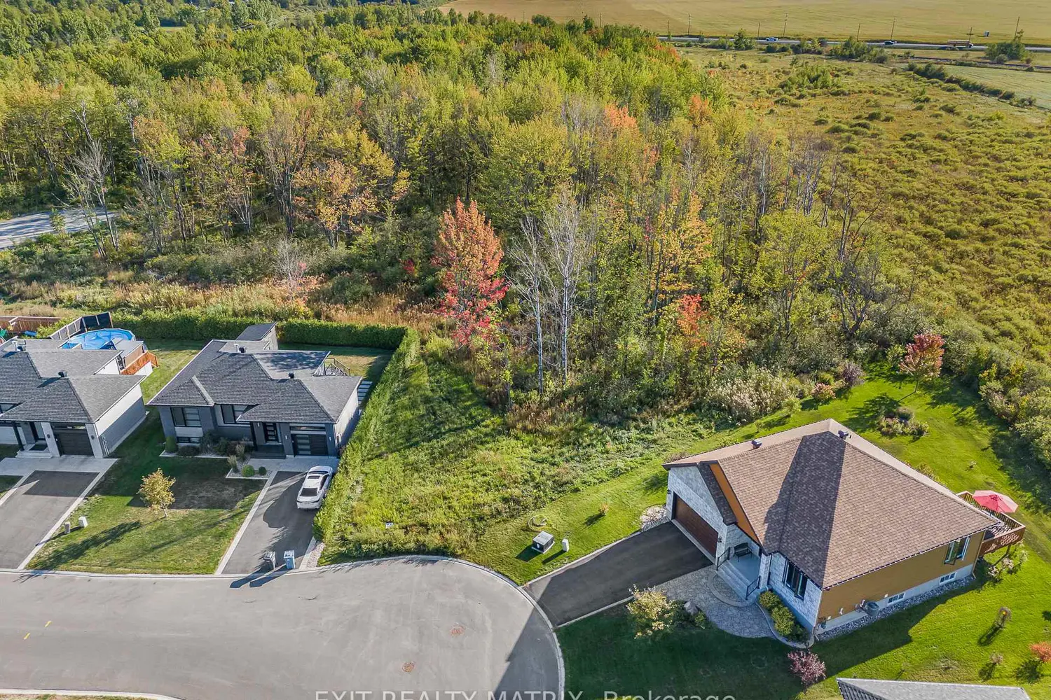 Additional image 10 of 740 Roxane Crescent