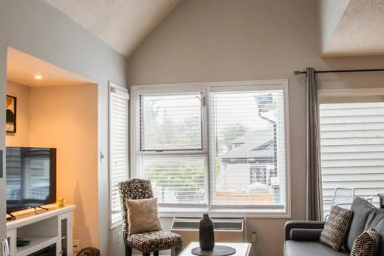 Additional image 4 of 796468 Grey 19 Road 110