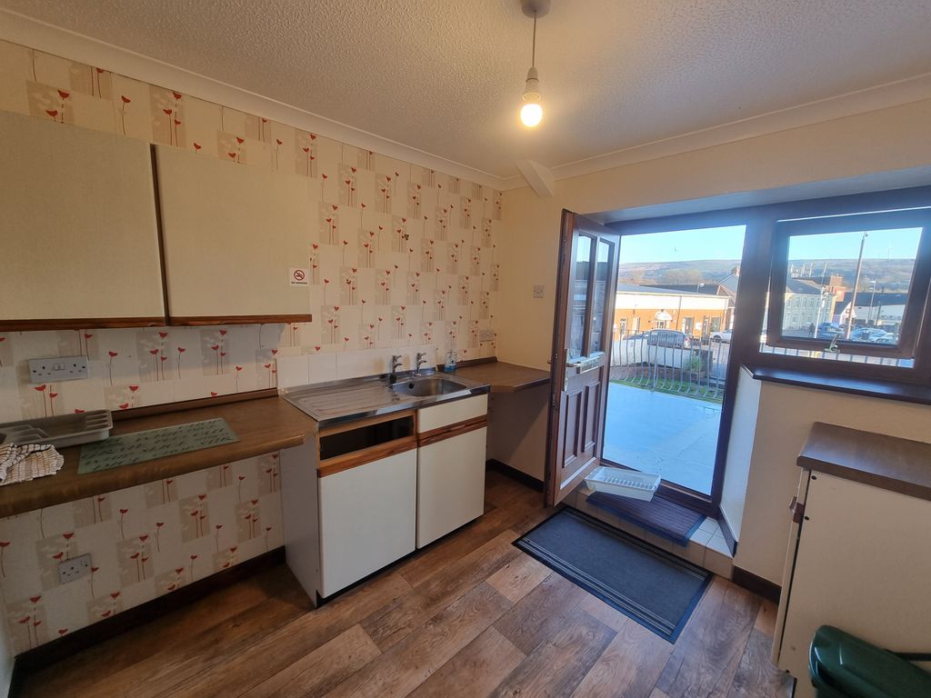 Additional image 3 of Studio to rentWind Street, Ammanford SA18