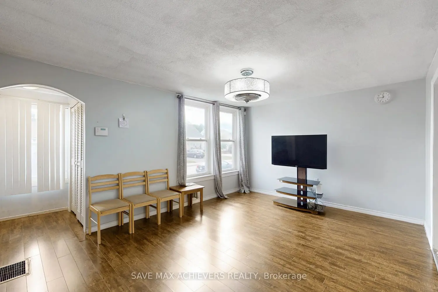 Additional image 4 of 43 Normanhurst Avenue