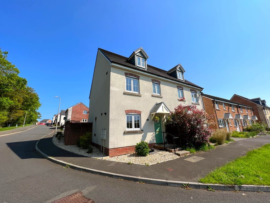4 bed semi-detached house to rentDyffryn Y Coed, Pontypridd CF38