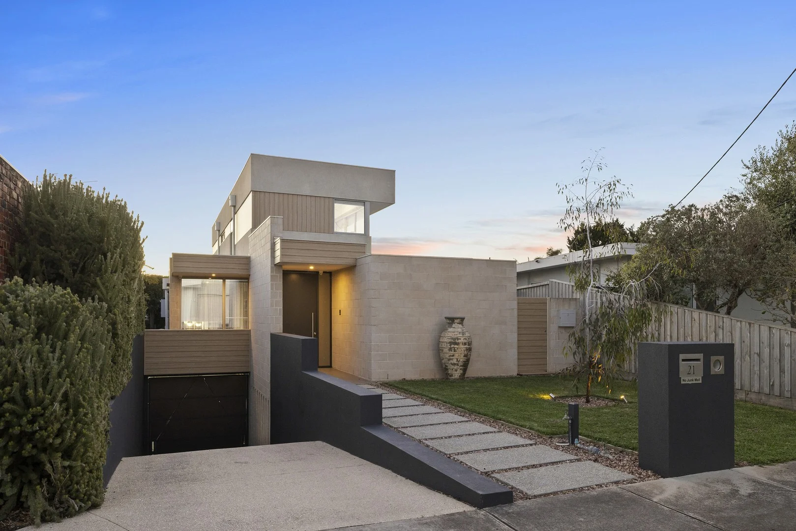 Additional image 2 of 21 Bent Parade, Black Rock VIC 3193