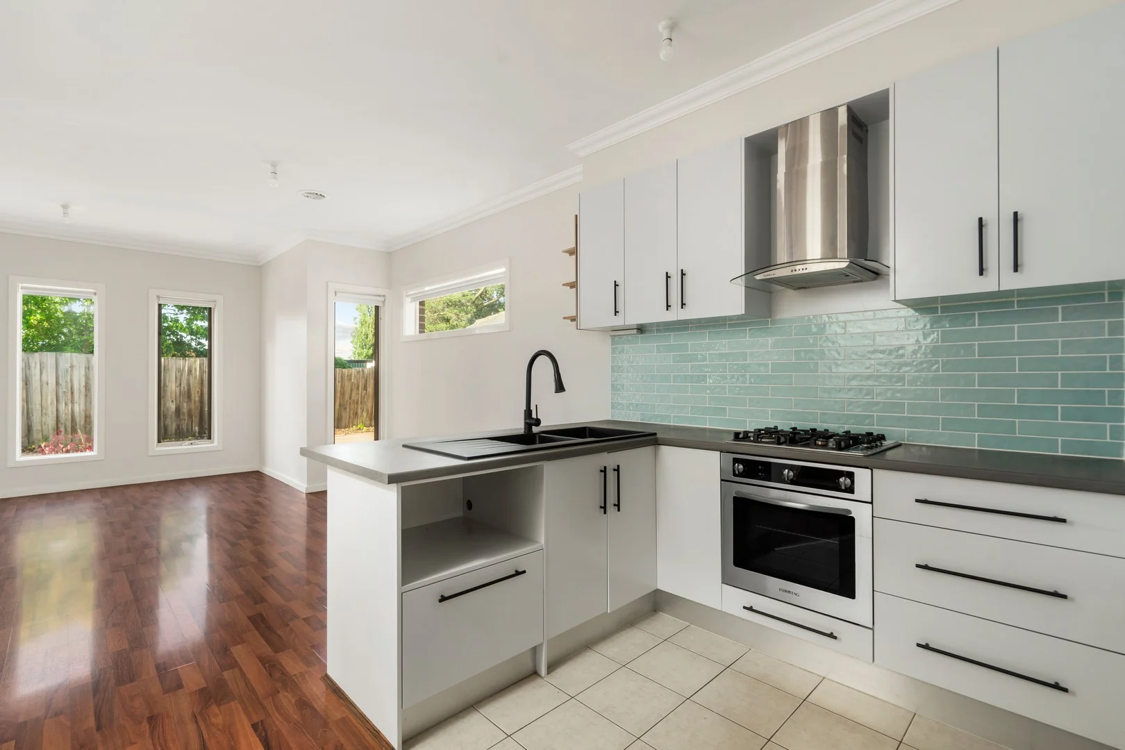 Additional image 2 of 2/93 Salmon Street, Hastings VIC 3915