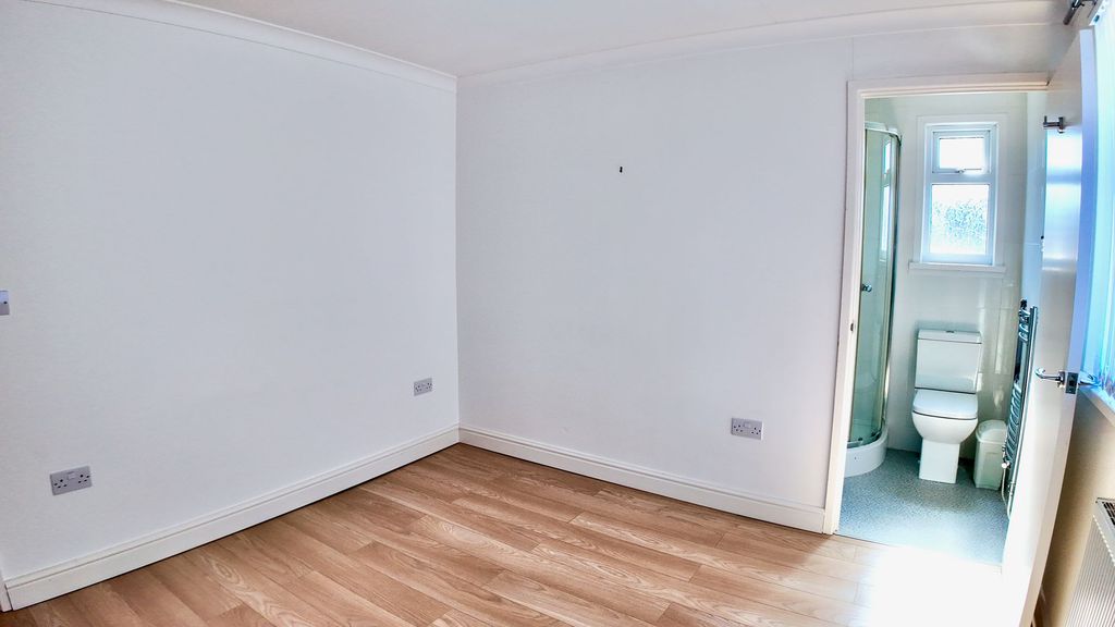Additional image 5 of 3 bed semi-detached bungalow to rentMaesglas, Tredegar NP22