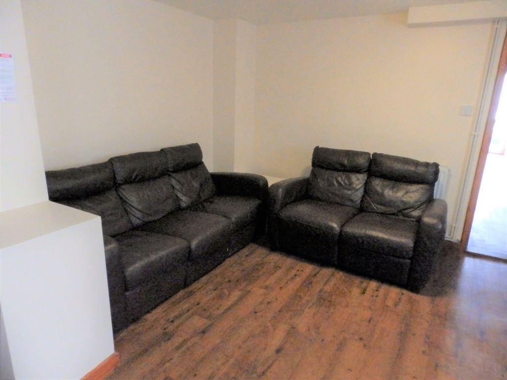 6 bed shared accommodation to rentBurrows Road, Swansea SA1 photo 3