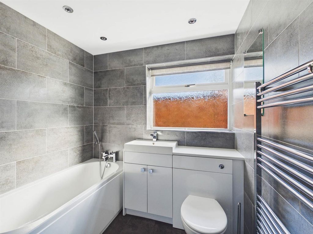 Additional image 11 of 3 bed detached bungalow to rentHillview Gardens, Ryall, Upton-Upon-Severn, Worcester WR8