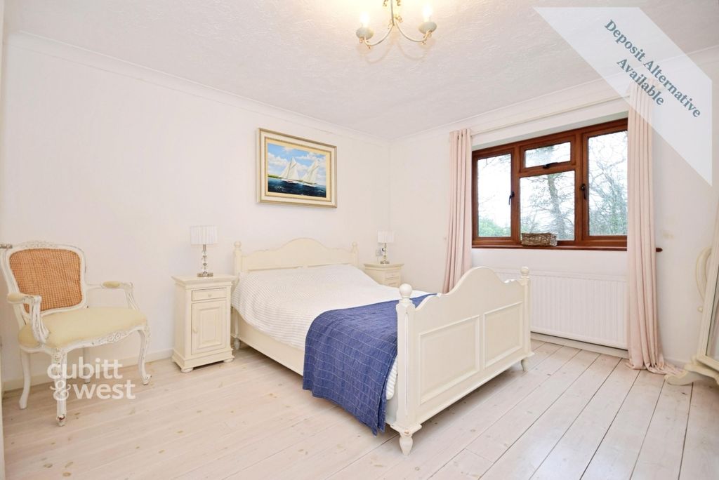 Additional image 18 of 6 bed detached house to rentCrawley Lane, Crawley RH10
