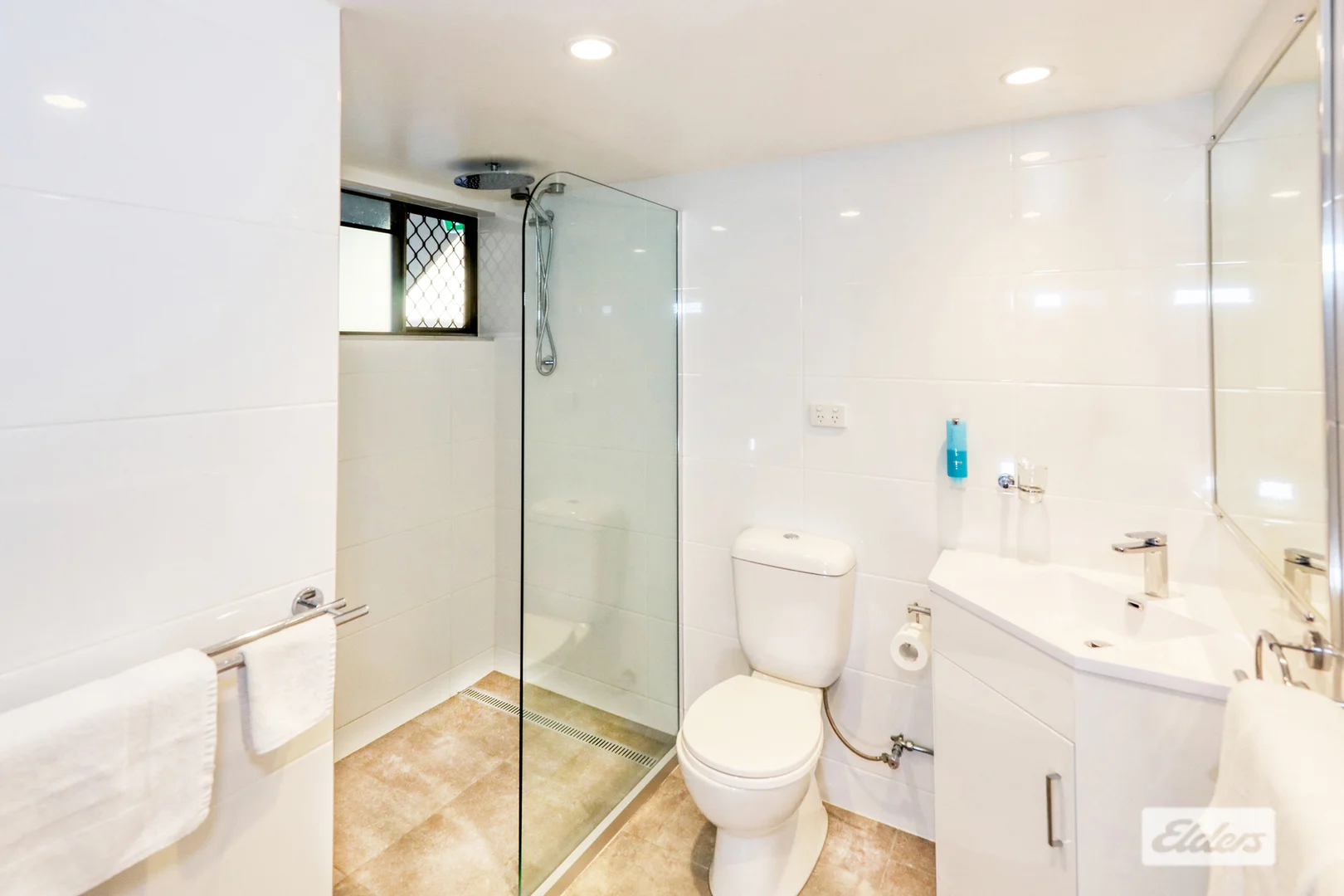 Additional image 23 of 1/100 Scenic Highway, Lammermoor QLD 4703