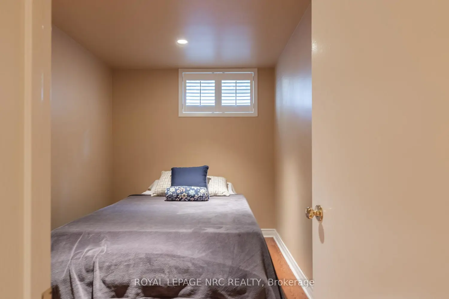 Additional image 19 of 328 Niagara Boulevard