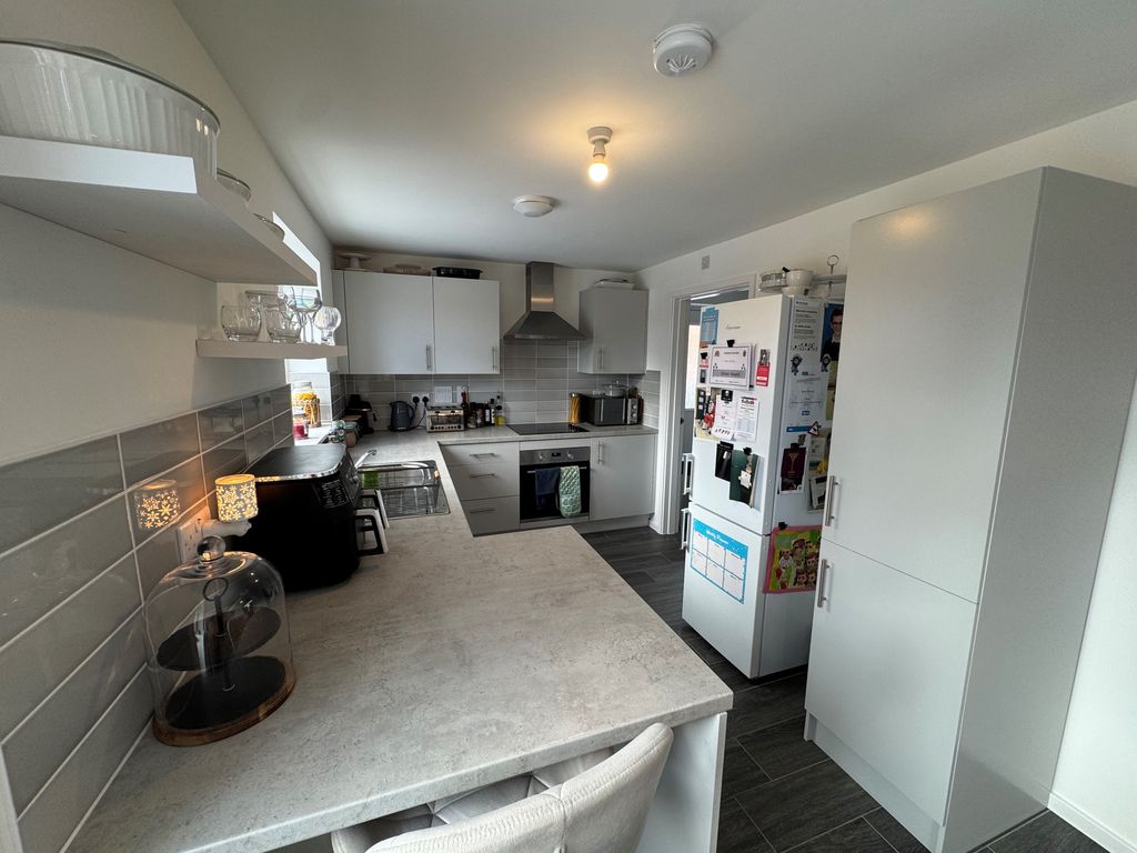 Additional image 3 of 5 bed detached house to rentCowslip Way, Lakenheath IP27