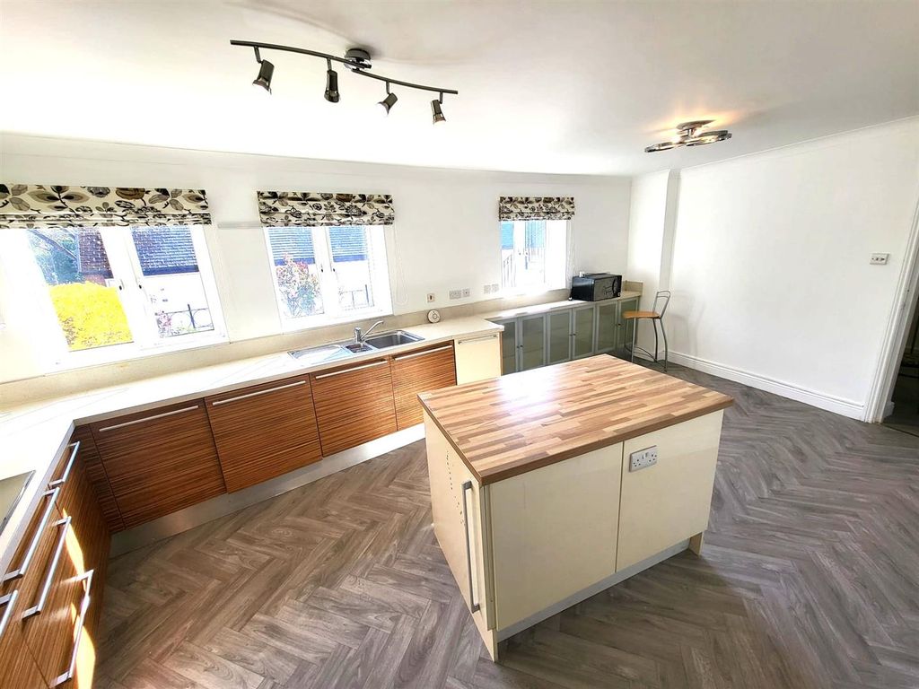 Additional image 4 of 3 bed flat to rentDuckmill Crescent, Bedford MK42