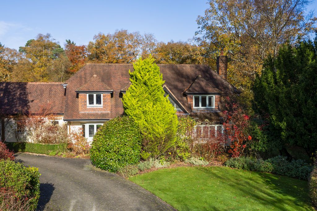 Additional image 10 of 5 bed detached house to rentQuernsmuir Cottage, Surrey GU10