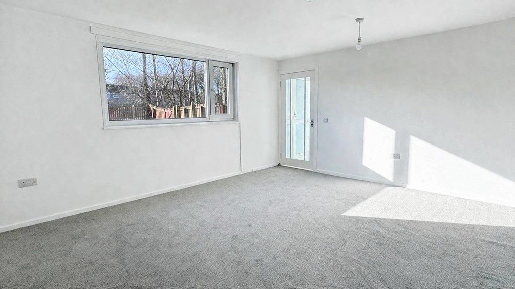Additional image 6 of 4 bed end terrace house to rentWhinbank, Livingston EH54