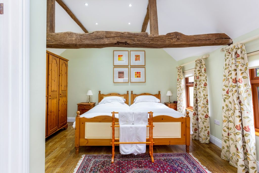 Additional image 6 of 2 bed cottage to rentKerves Lane, Horsham RH13