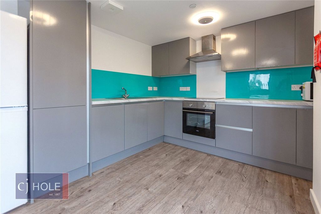 5 bed shared accommodation to rentCheswick Campus, The Square, Long Down Avenue, Bristol BS16 photo 2