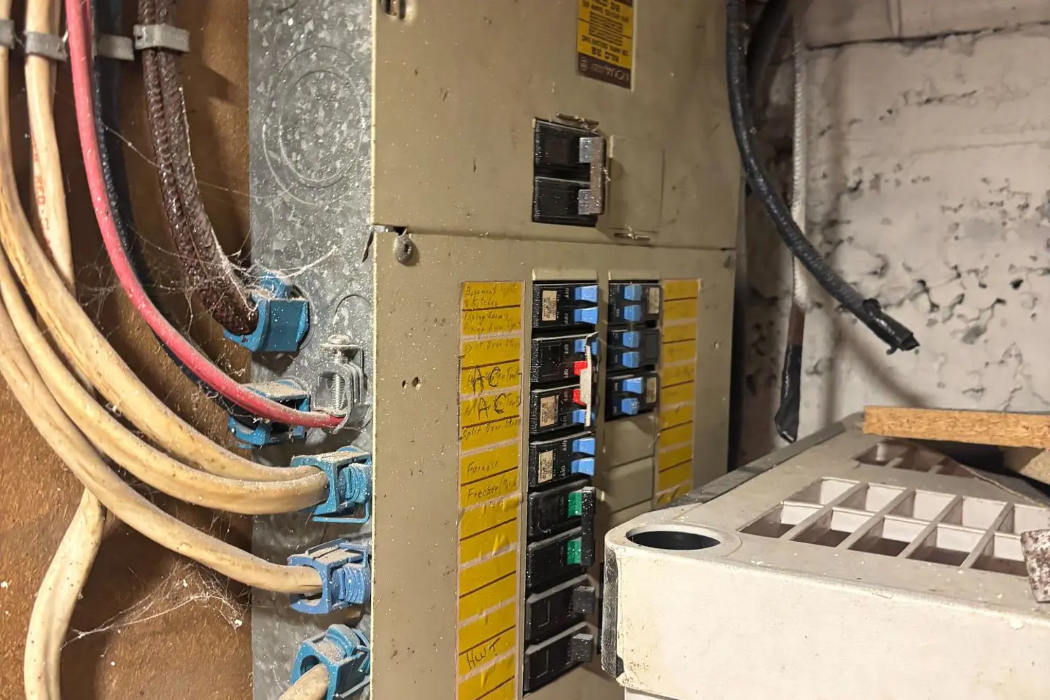 Additional image 16 of 345 Gloucester St N Street