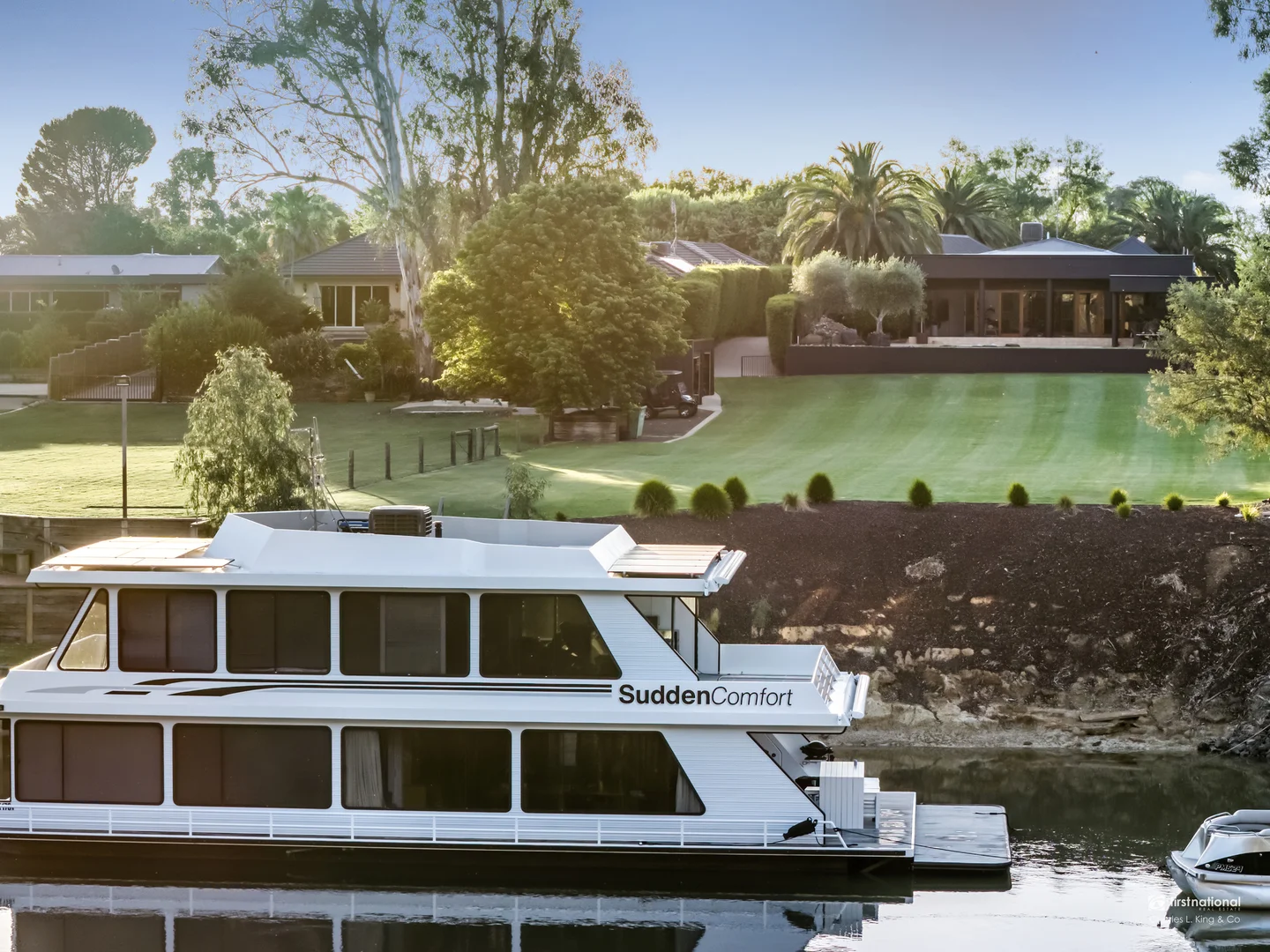 Additional image 5 of 98 Wharparilla Drive, Echuca VIC 3564