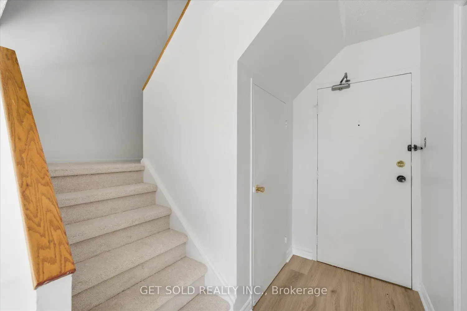 Additional image 4 of 2121 Roche Court 301