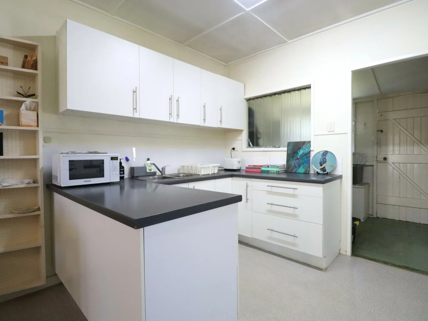 Additional image 7 of 1 & 2 / 18 Saunders Street, Roma QLD 4455