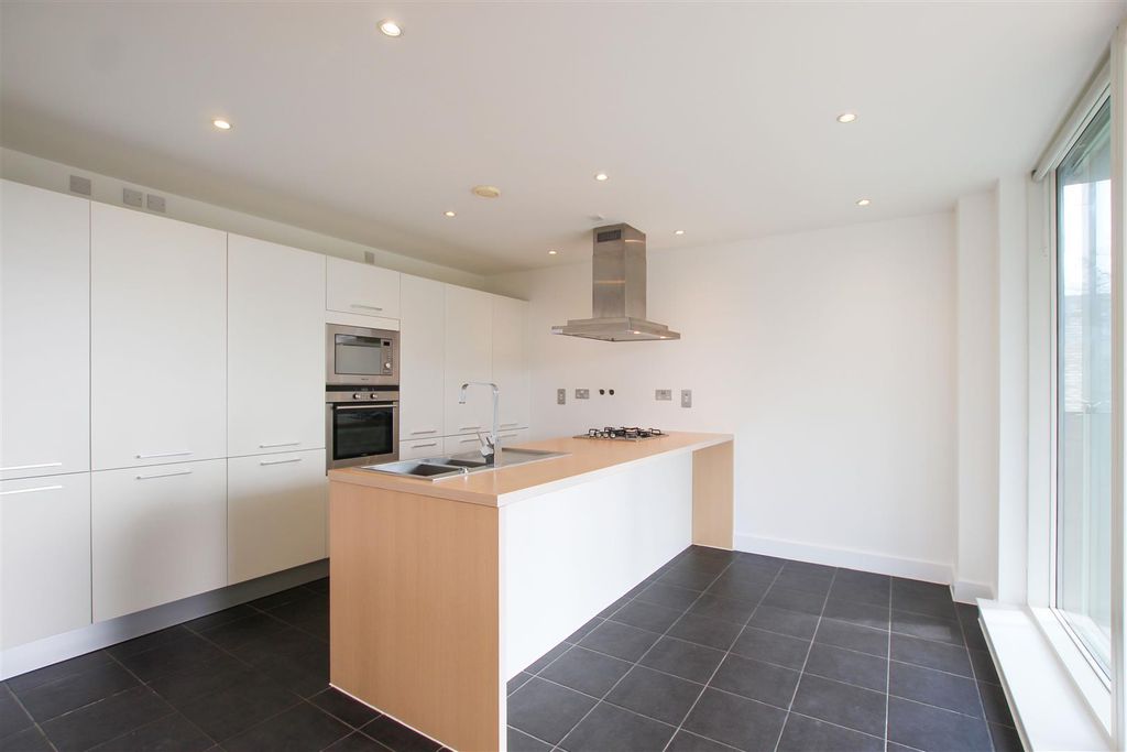 Additional image 2 of 2 bed flat to rentThe Copper Building, Kingfisher Way, Cambridge CB2
