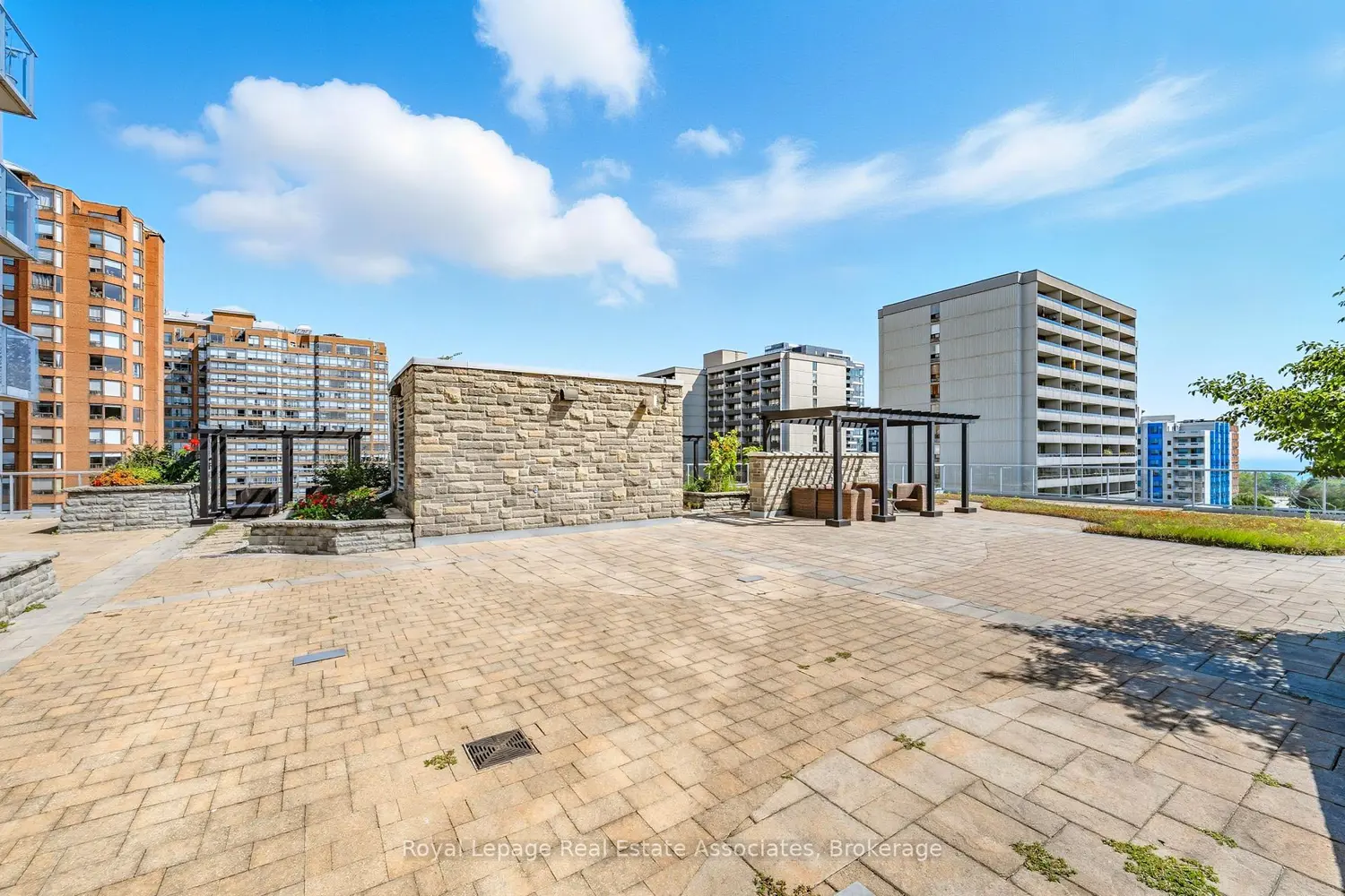 Additional image 18 of 551 Maple Avenue 1407