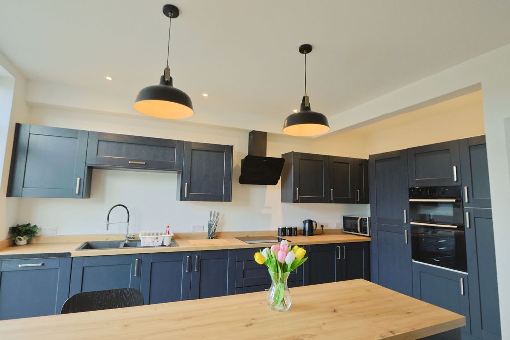 Additional image 24 of 6 bed flat to rentSouthmead Road, Westbury-On-Trym, Bristol BS10