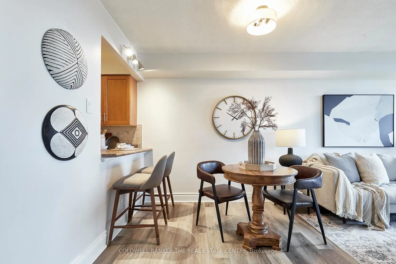 Additional image 3 of 2 Westney Road 401