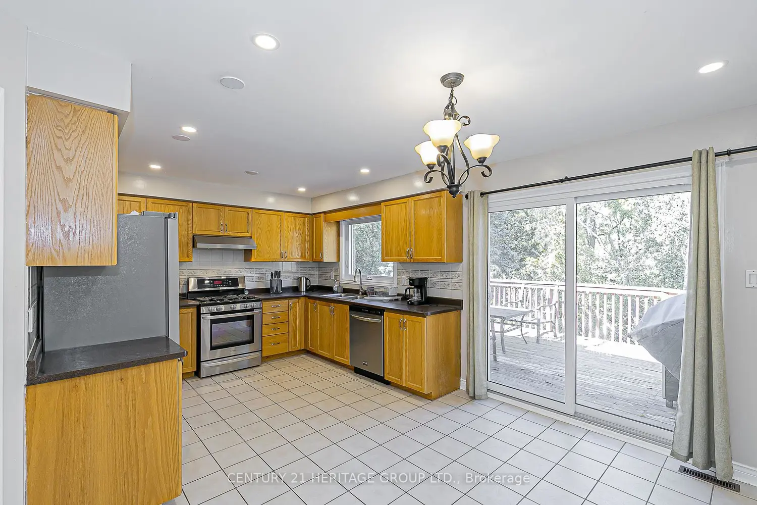 Additional image 5 of 741 College Manor Drive