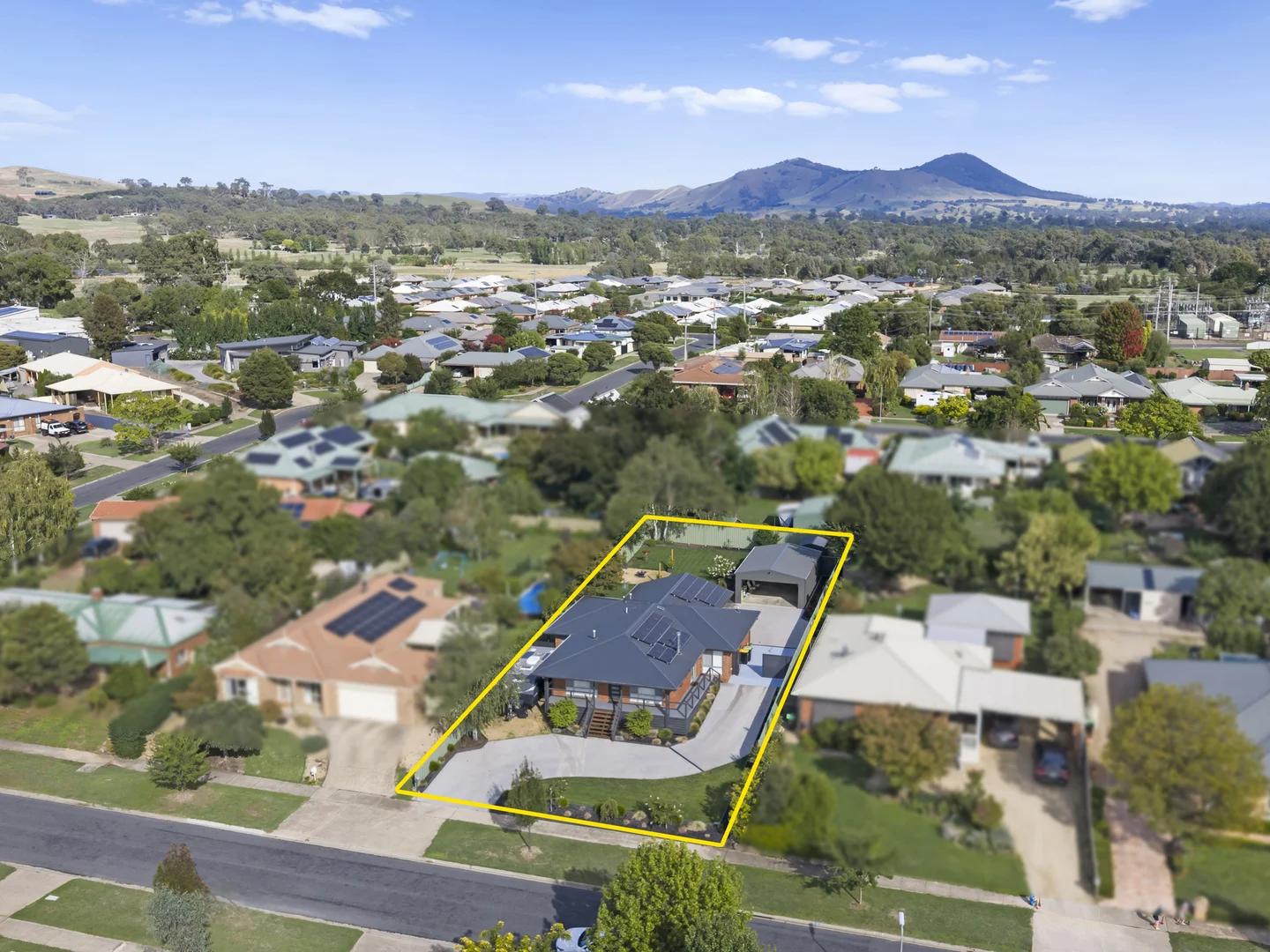 Additional image 2 of 11 Links Road, Mansfield VIC 3722