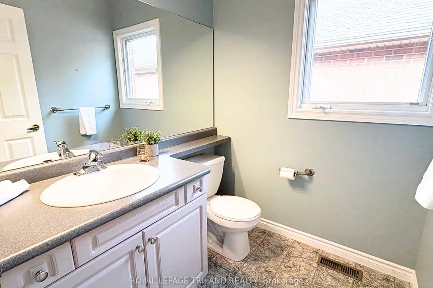 Additional image 7 of 10 Cadeau Terrace 7