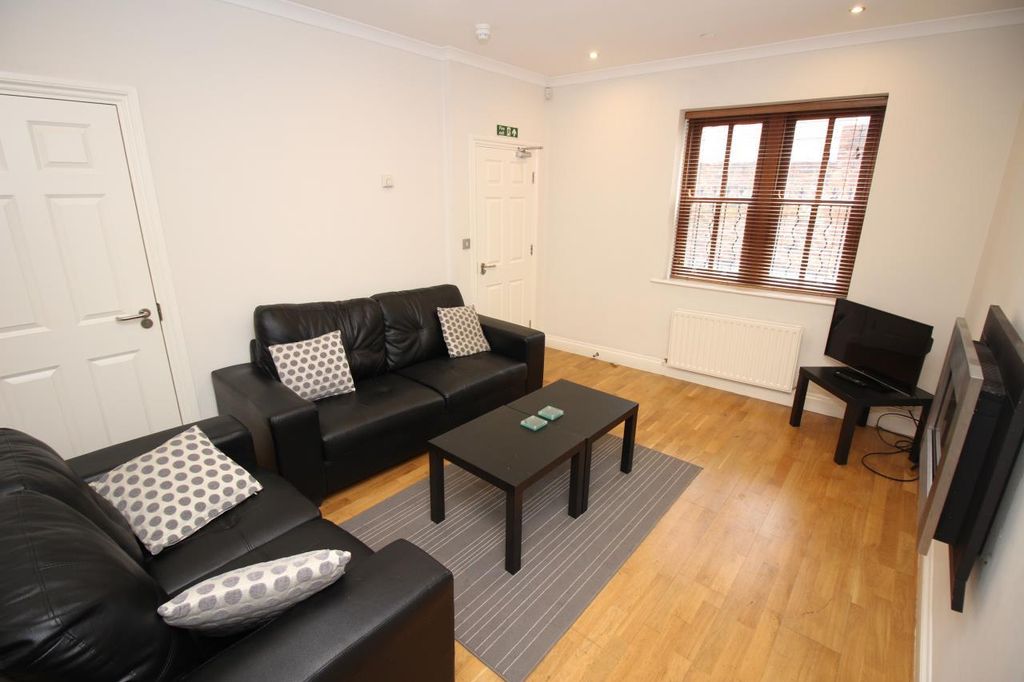 Additional image 3 of 5 bed terraced house to rentSwinburn Place, Newcastle Upon Tyne, Tyne And Wear NE4