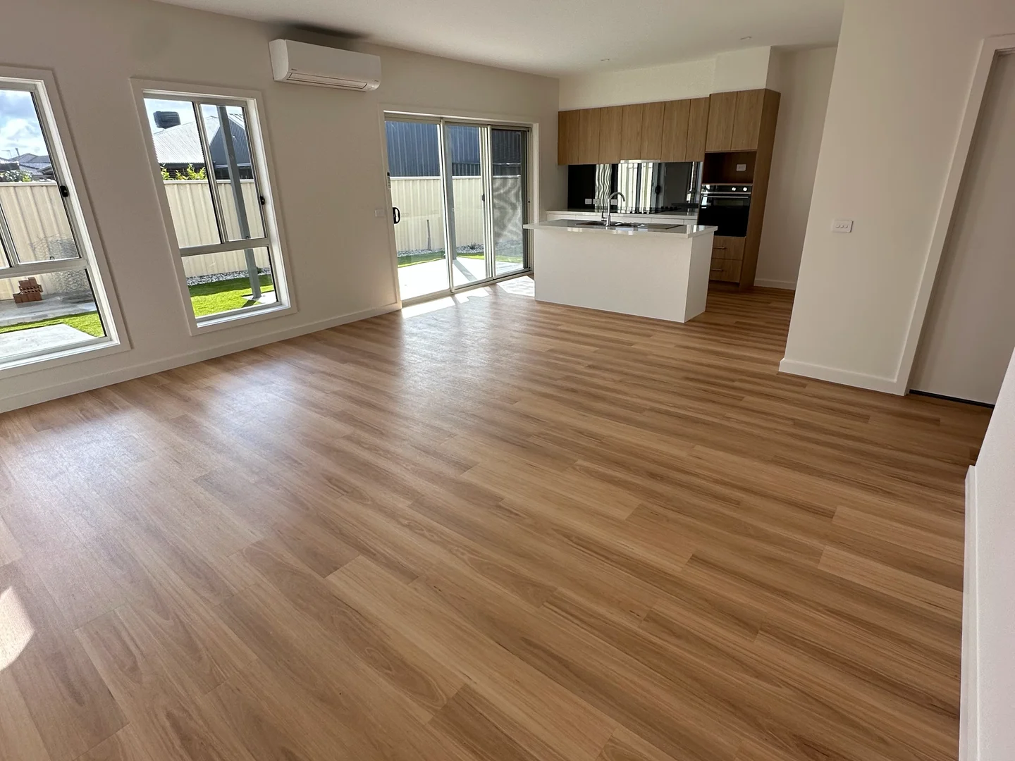 Additional image 2 of 11 Goldfinch Close, Horsham VIC 3400