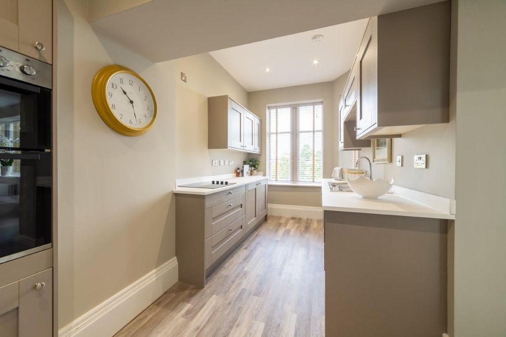 Additional image 12 of 2 bed flat to rentSt. George Road, Abergele LL22