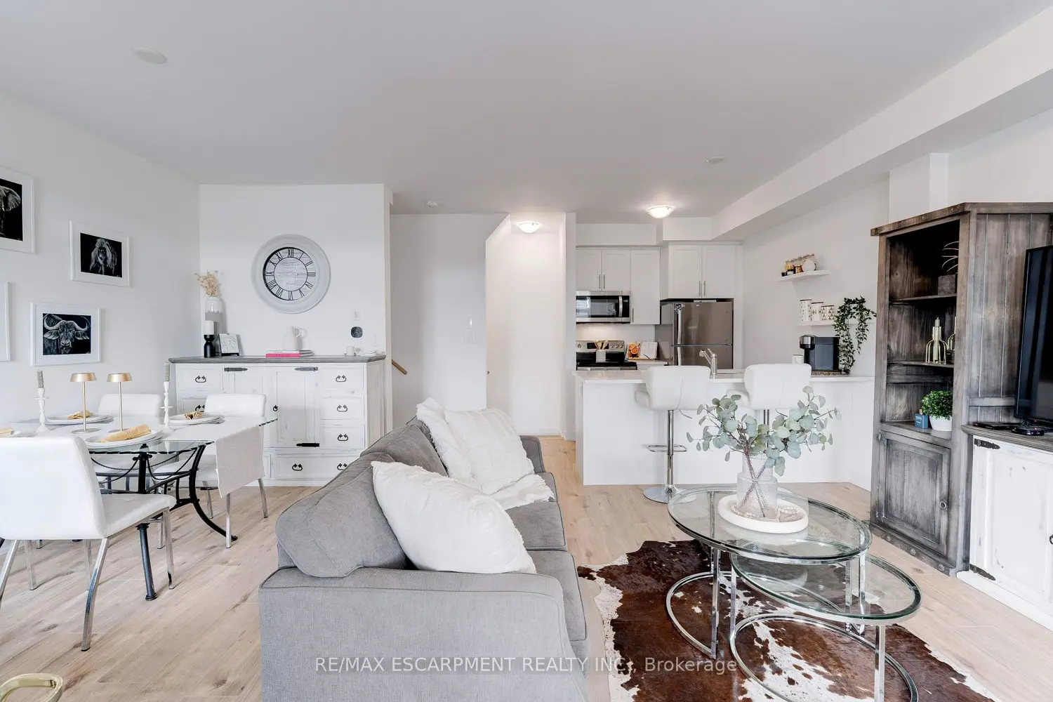 Additional image 14 of 590 North Service Road 46