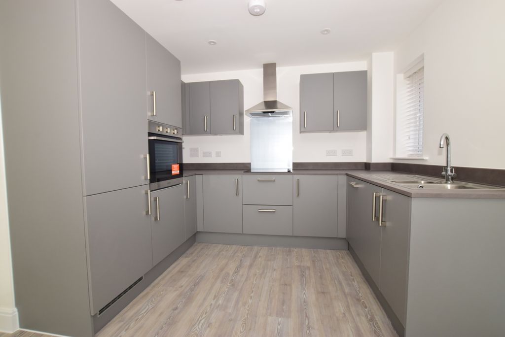 Additional image 12 of 2 bed flat to rentButtercup Road, Horsham RH12