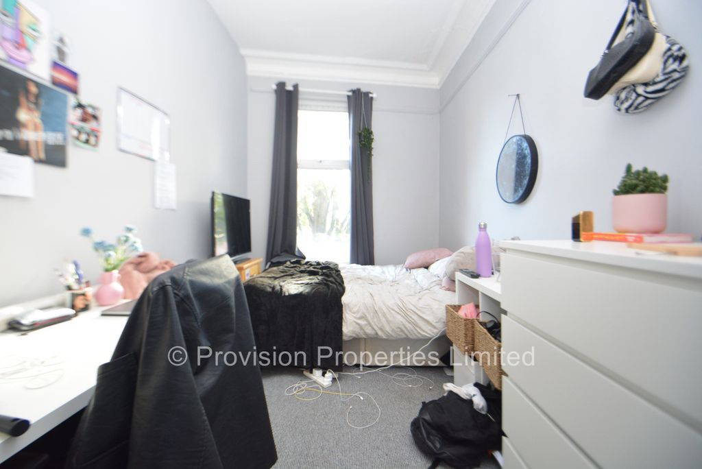 Additional image 8 of 8 bed end terrace house to rentVictoria Road, Hyde Park, Leeds LS6