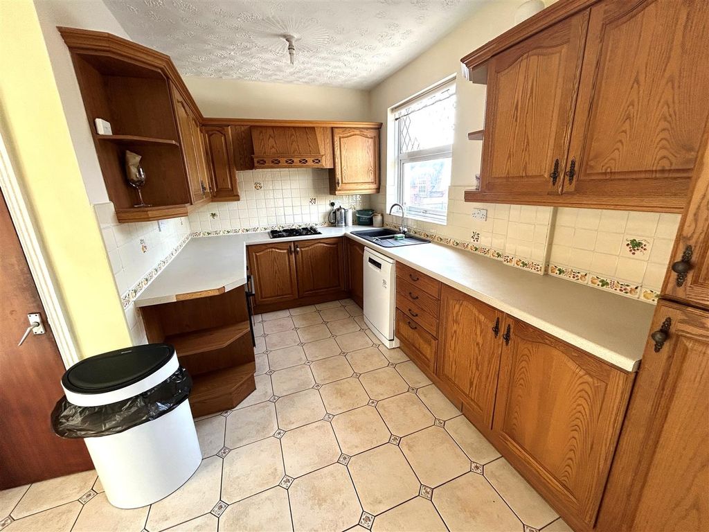 Additional image 7 of 4 bed end terrace house to rentGolf Road, New Inn, Pontypool NP4