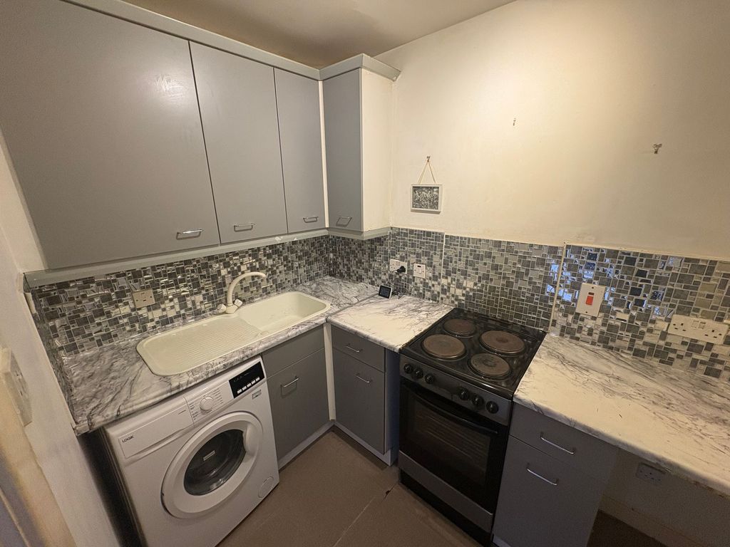 Additional image 4 of 2 bed flat to rentWilson Street, Renfrew PA4