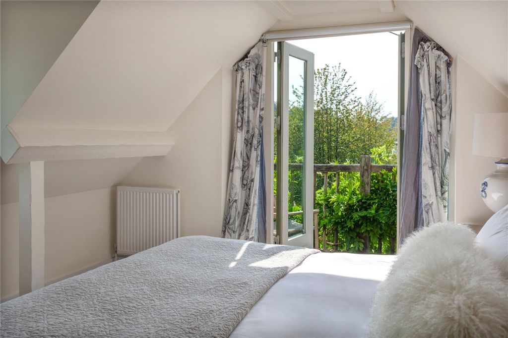 Additional image 15 of 7 bed detached house to rentMill Lane, Kidmore End, Reading RG4