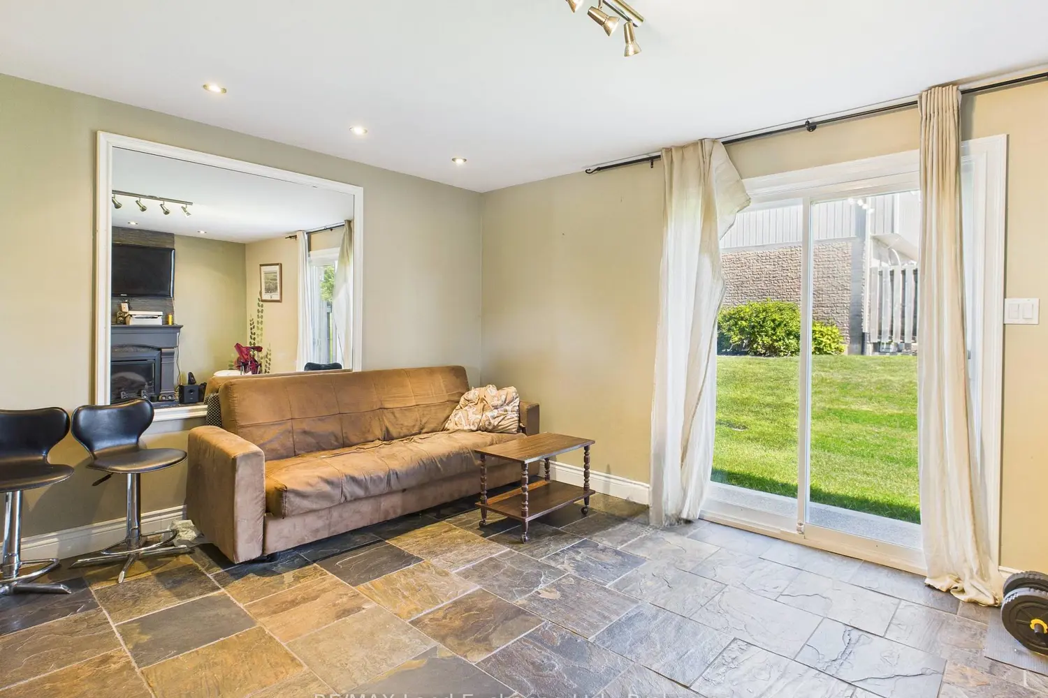 Additional image 5 of 850 Walsh Street 27