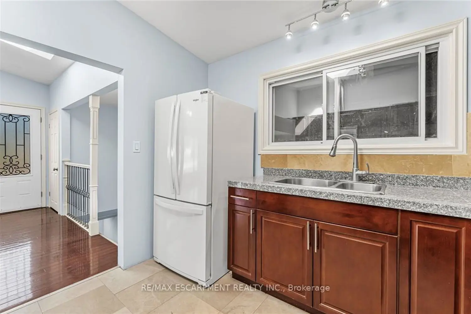 Additional image 4 of 6122 Mayfair Drive