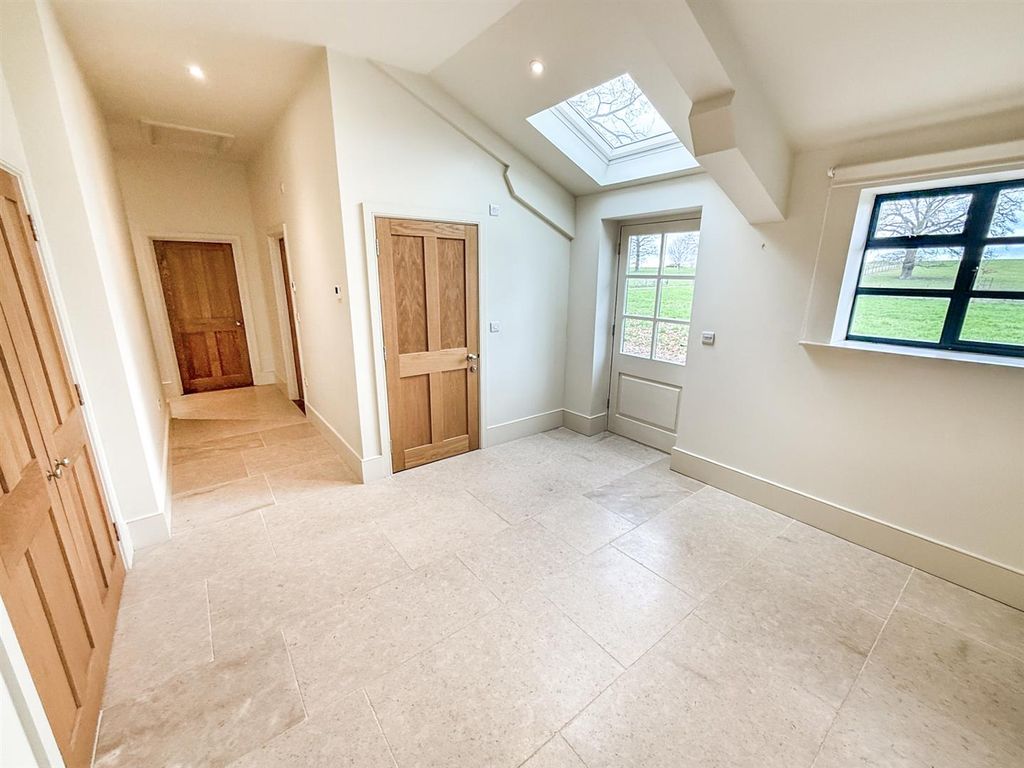 Additional image 5 of 5 bed detached bungalow to rentWhittington, Oswestry SY11