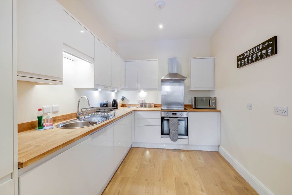 Additional image 22 of 2 bed flat to rentQueen Street, Maidenhead SL6